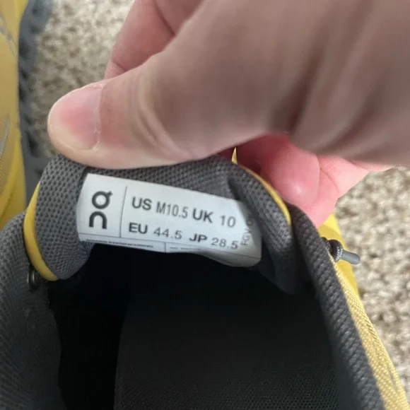 On Running Men's Vibrant Yellow Athletic Shoes 10.5 - Picture 3 of 7